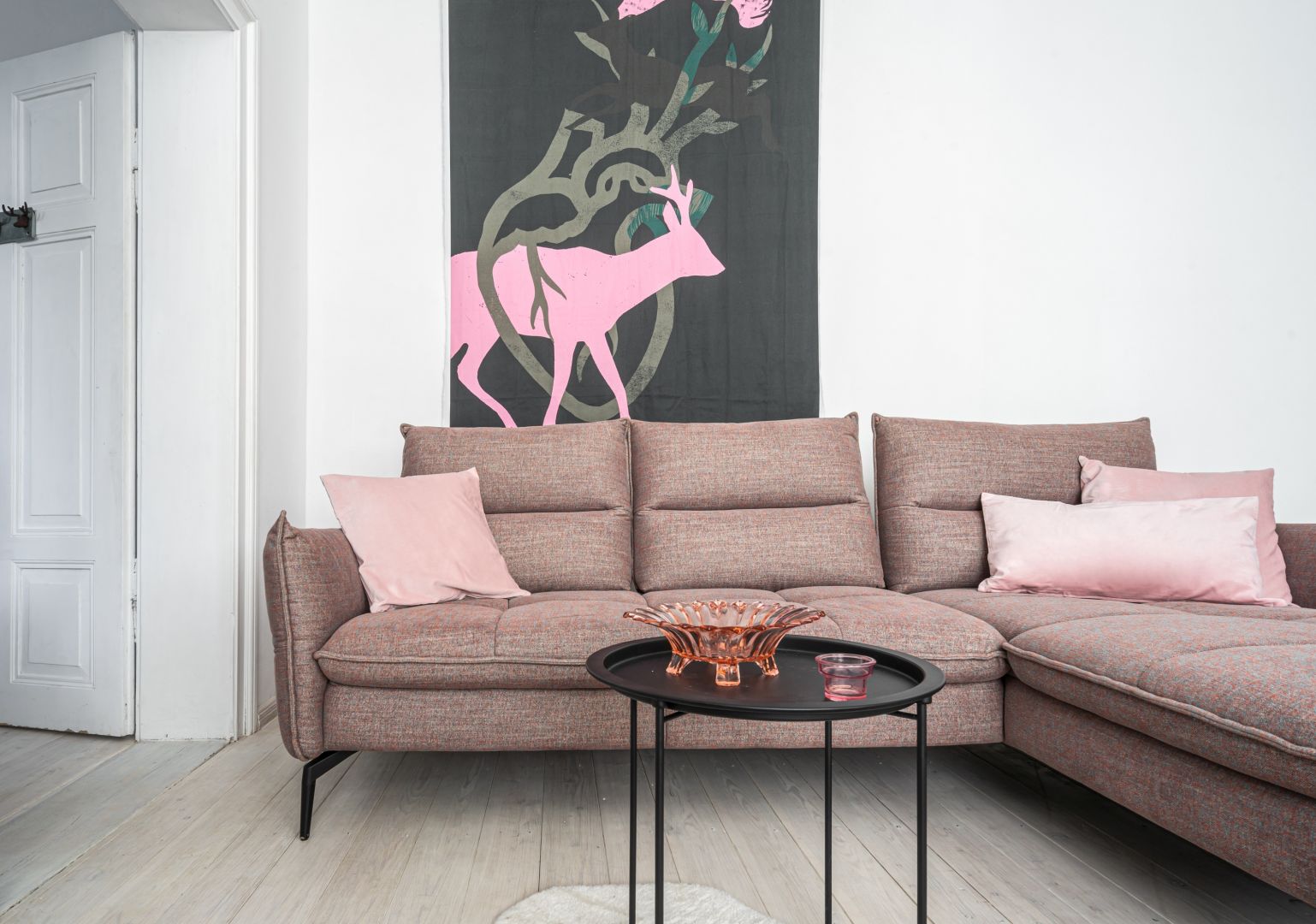 Sofa Axel w aranżacji w stylu skandynawskim. fot. Gala Collezione