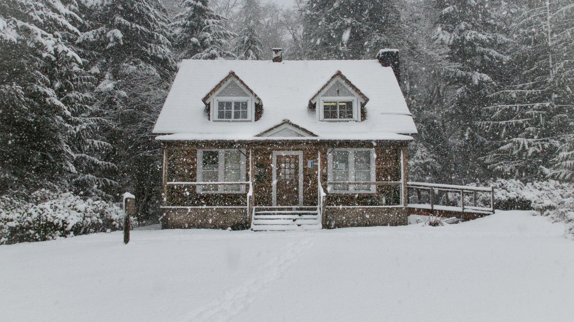 Bezpieczne ogrzewanie domu zimą: warto wymienić piec na nowy!