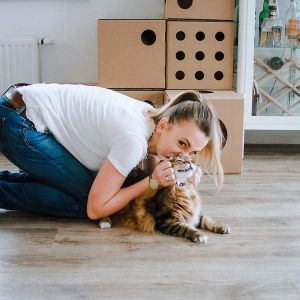 Marysia Nowakowska, autorka pomysłu na KOTartony, modułowe legowiska i meble dla kotów