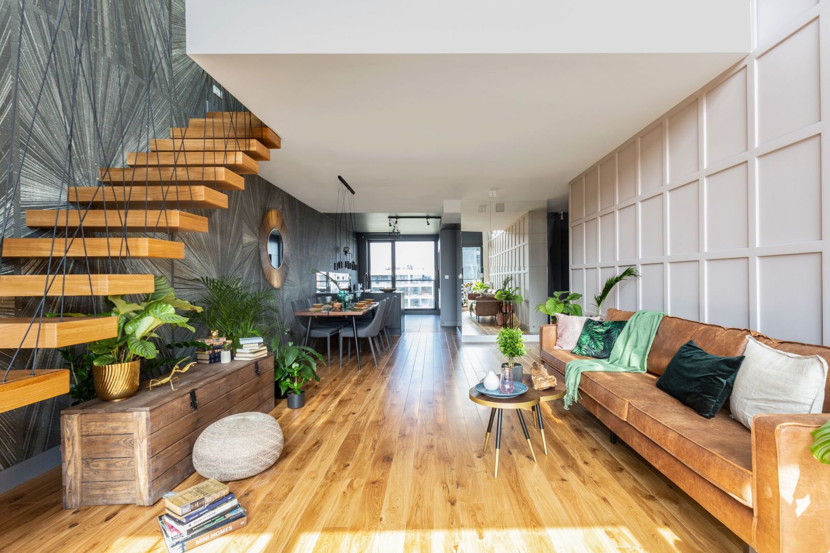 Ekologiczne domy są pełne roślin oraz naturalnych materiałów, czyli drewna, lnu, wikliny czy plecionki. Projekt Decoroom. Fot. Marta Behling, Pion Poziom