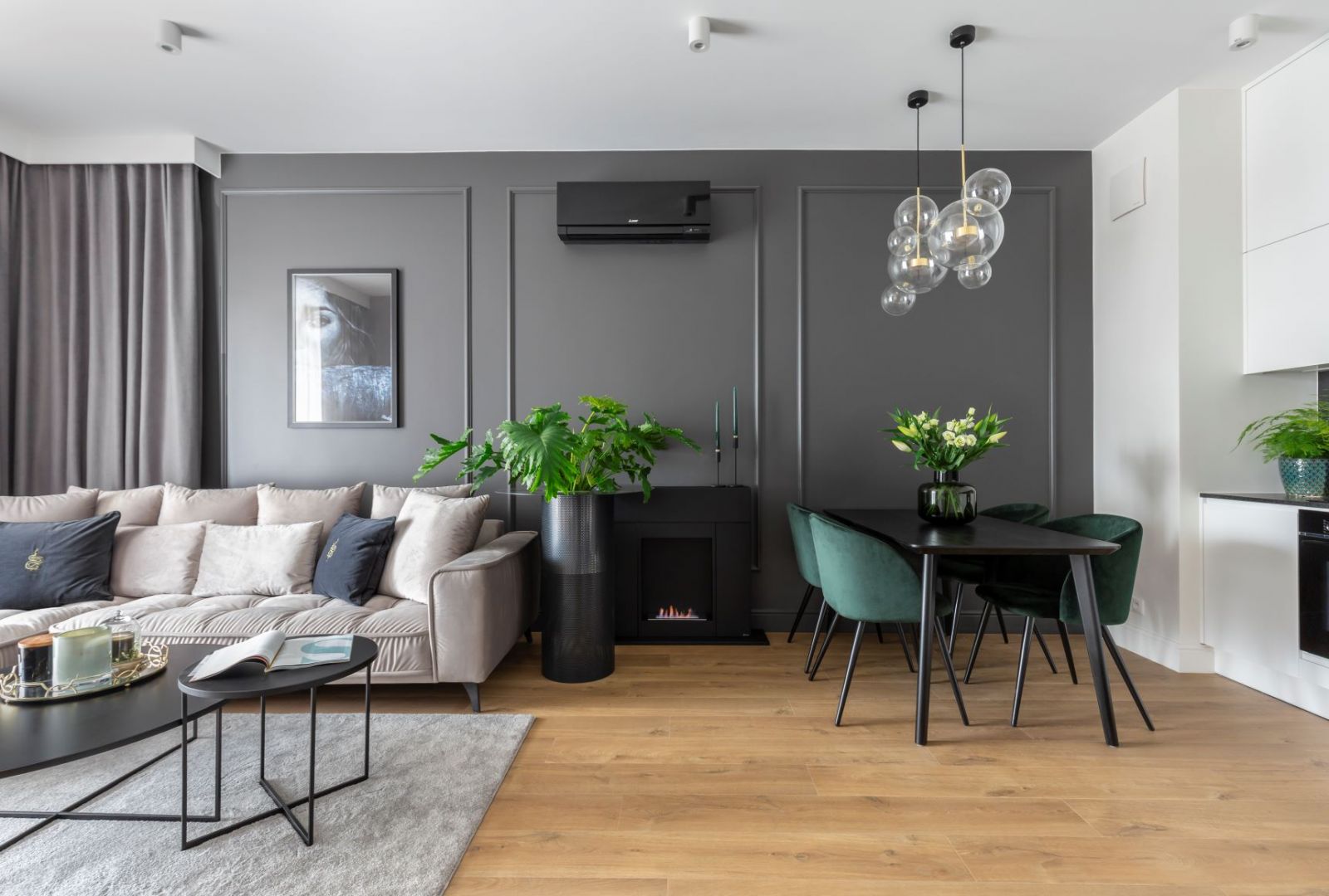 Mieszkanie na warszawskim Wilanowie. Projekt: Naboo Studio. Realizacja: MRenovations. Stylizacja: Agnieszka Modzelewska, Deconeserka. Zdjęcia: Pion Poziom