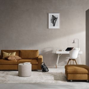 Sofa Taylor, autorstwa projektanta fotela Imola – Henrika Pedersena. Nowa sofa oferuje ciepły i przyjazny wygląd z dużymi poduszkami i podłokietnikami wykończonymi miękkimi zaokrągleniami. Fot. BoConcept