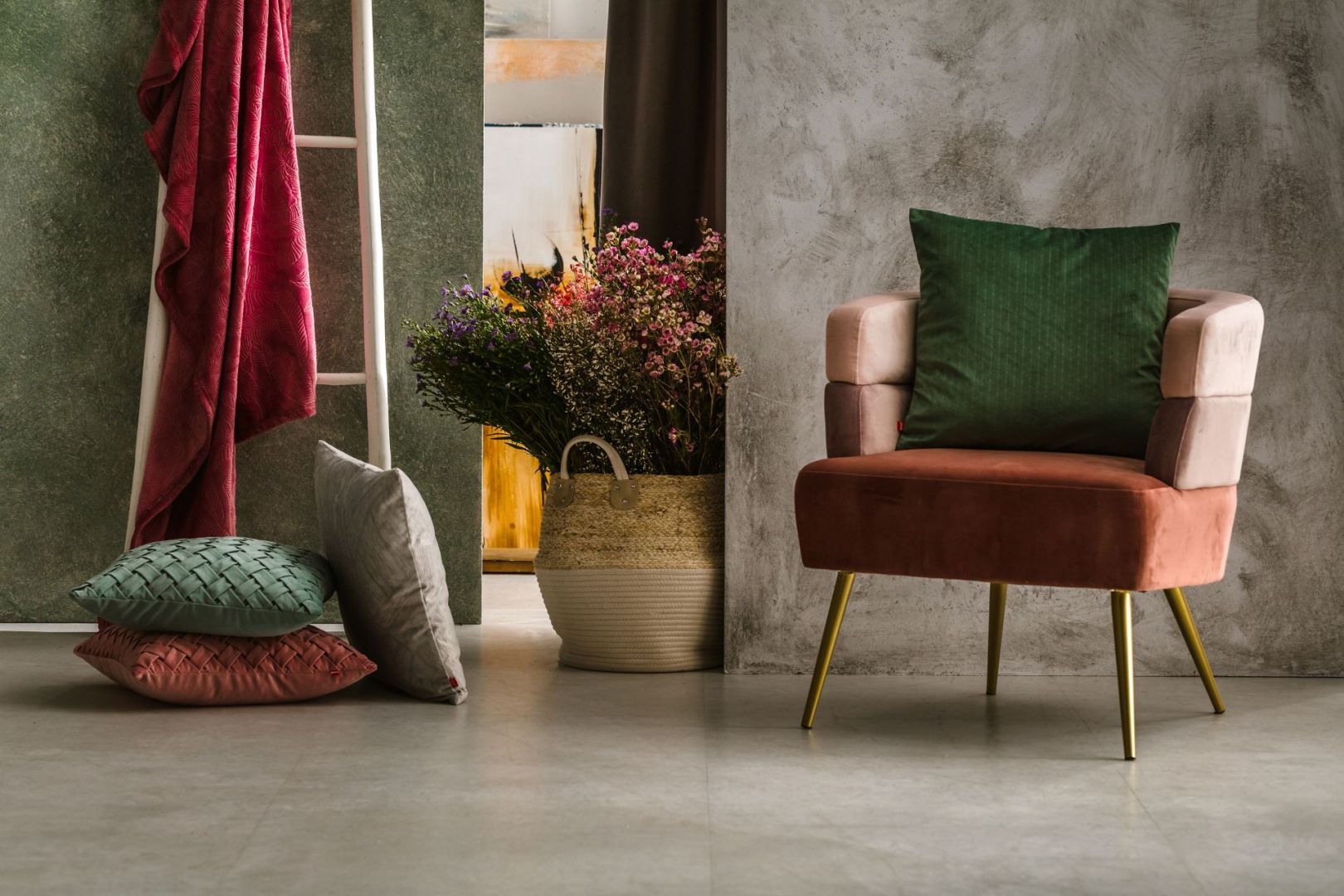 Najnowsza propozycja do salonu na 2021 rok z katalogu Home&You - te kolory będą rządzić w tym roku! Fot. Home&You
