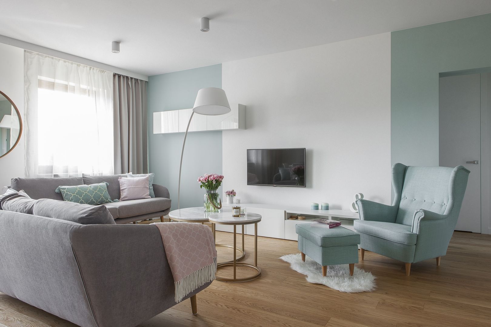 Fotel w salonie. Projekt MAFgroup