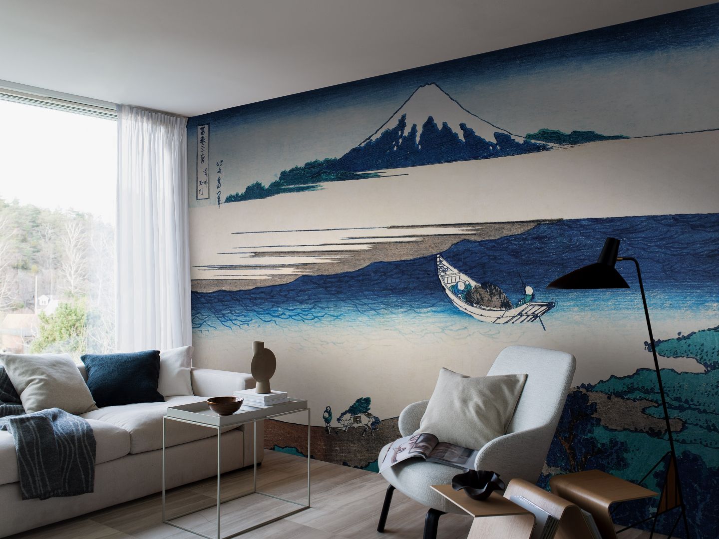 Pomysł 4. Ściana z grafiką lub muralem inspirowanym japońskim malarstwem. Na zdjęciu mural z obrazem Katsushika Hokusa marki Boras Tapeter. Sprzedaż: Impresje.pl
