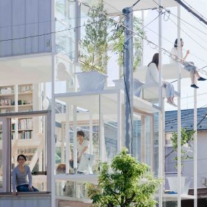 Transparent House - przezroczysty dom w Tokio. Fot. i zdjęcia: Sou Fujimoto Architects