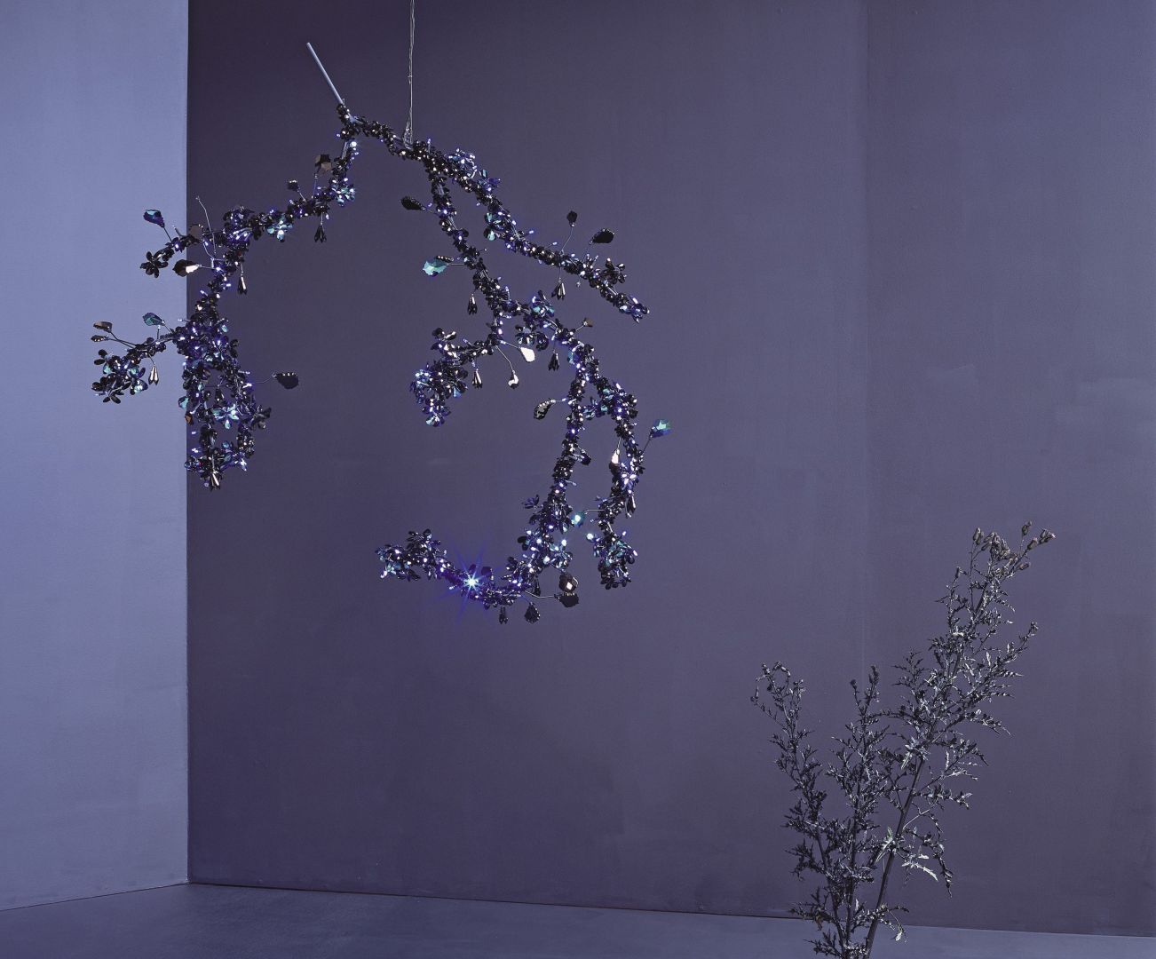 Lampa Blossom Night wykonana z kryształków Swarovskiego dla marki Swarovski