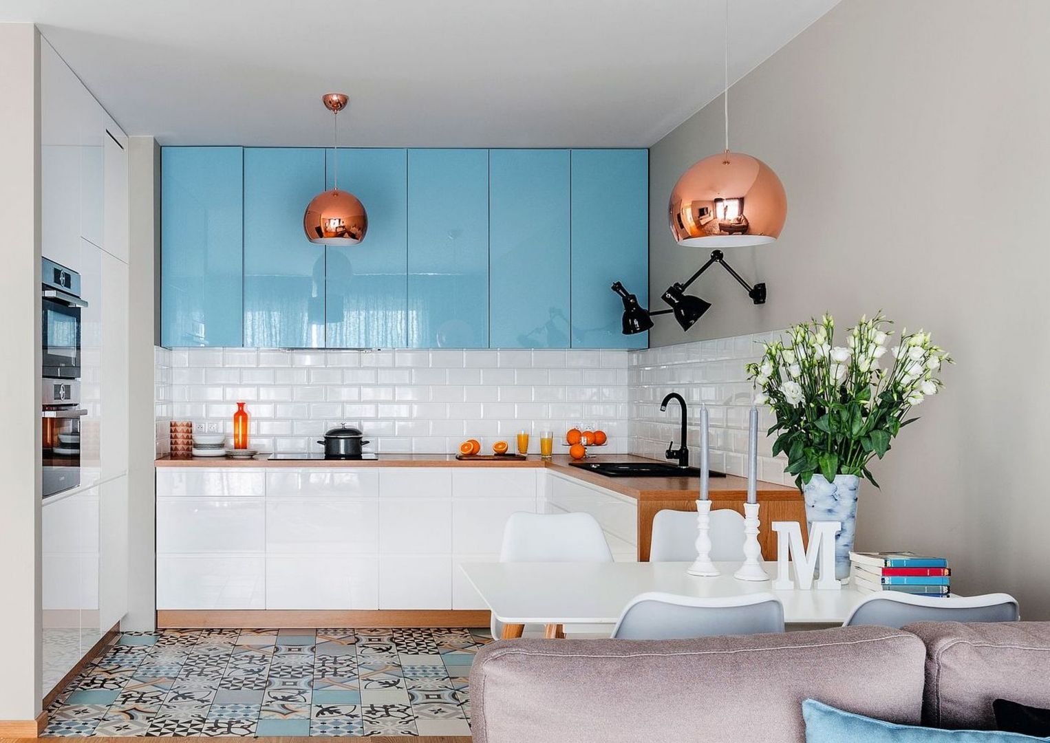 Płytki w kuchni. Projekt Decoroom. Fot. Pion Poziom
