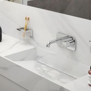 Modna łazienka. Baterie do łazienki z kolekcji Meandro. Fot. Fdesign

