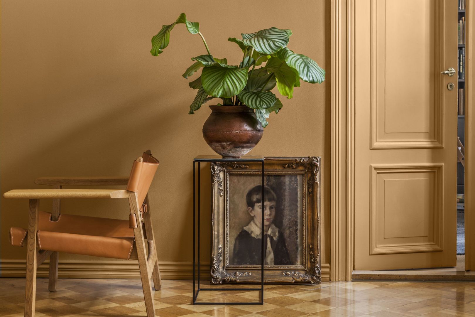 Farba ceramiczna Tikkurila Optiva Ceramic Super Matt 3 w kolorze L396 Beeswax. Fot. Tikkurila