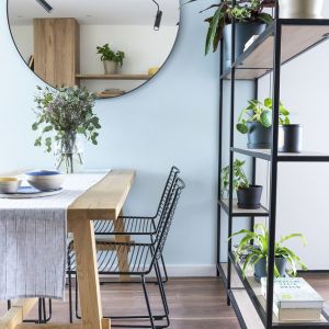 71-metrowe mieszkanie w Warszawie. Projekt wnętrza i stylizacja: Ola Dąbrówka, pracownia GOOD VIBES Interiors. Zdjęcia: Anna Hnatyszak