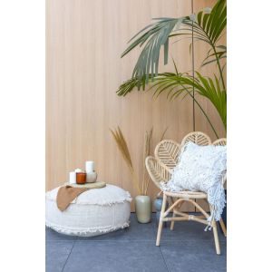 Aranżacja tarasu na nowoczesnym Osiedlu Holm House. W tym przypadku zdecydowano się na projekt, który przypomina przytulny, outdoorowy salon. Aranżacja tarasu: Olga Nowosad-Szewców, Decoroom. Fot. Marta Behling, Pion Poziom – fotografia wnętrz