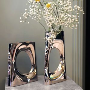 Wystawa Steel Lifes. Oskar Zięta’s Vases. Fot. Opoczno