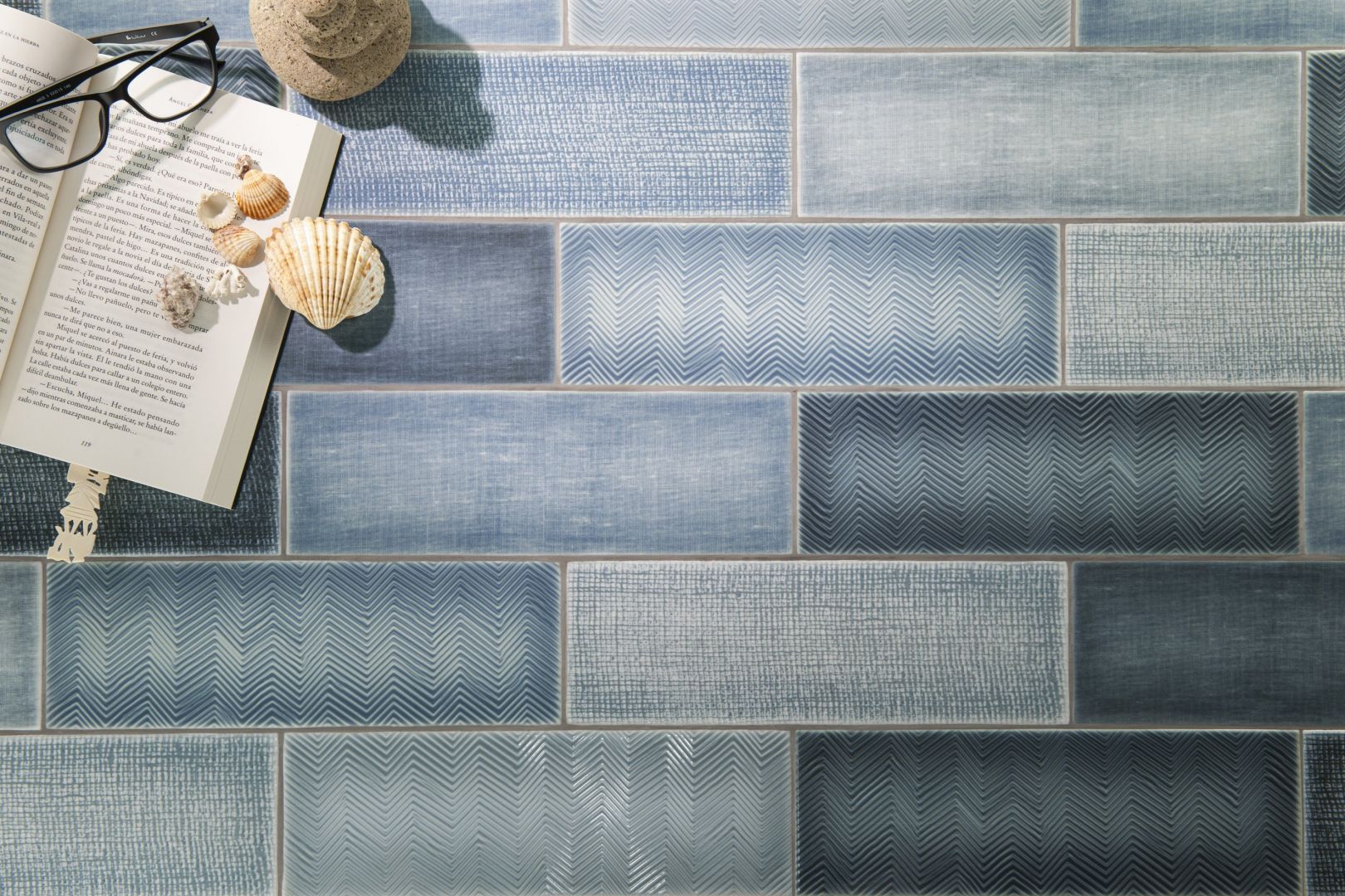 Płytki ceramiczne z kolekcji Mediterraneo imitują wygląd i strukturę dżinsu. Nowość, Cerámicas Vilar Álbaro