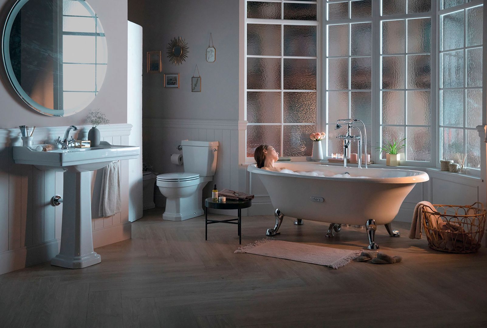Domowe spa w łazience. Kolekcja Carmen marki Roca. Fot. Roca