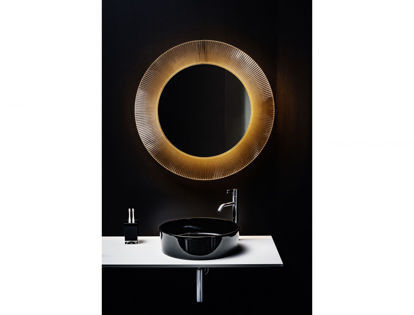 Kolekcja Kartell by Laufen w obiektywie Olivera Helbiga