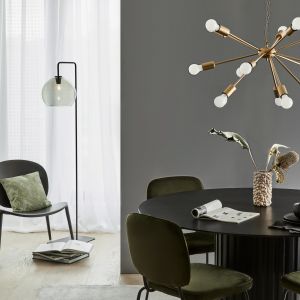 Lampa wisząca Spike, wykonana z metalu. Cena: od ok. 390 zł. Producent: Westwing