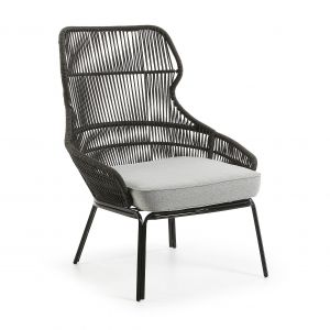 Rattanowy fotel Rizz o metalowej konstrukcji. Cena: 2.221 zł, La Forma/Lepukka. Fot. La Forma/Lepukka