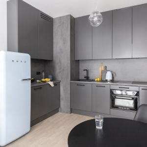 Jeszcze większą paletę barw uzyskamy decydują się na kuchnię na zamówienie. Projekt Decoroom, fot Pion Poziom