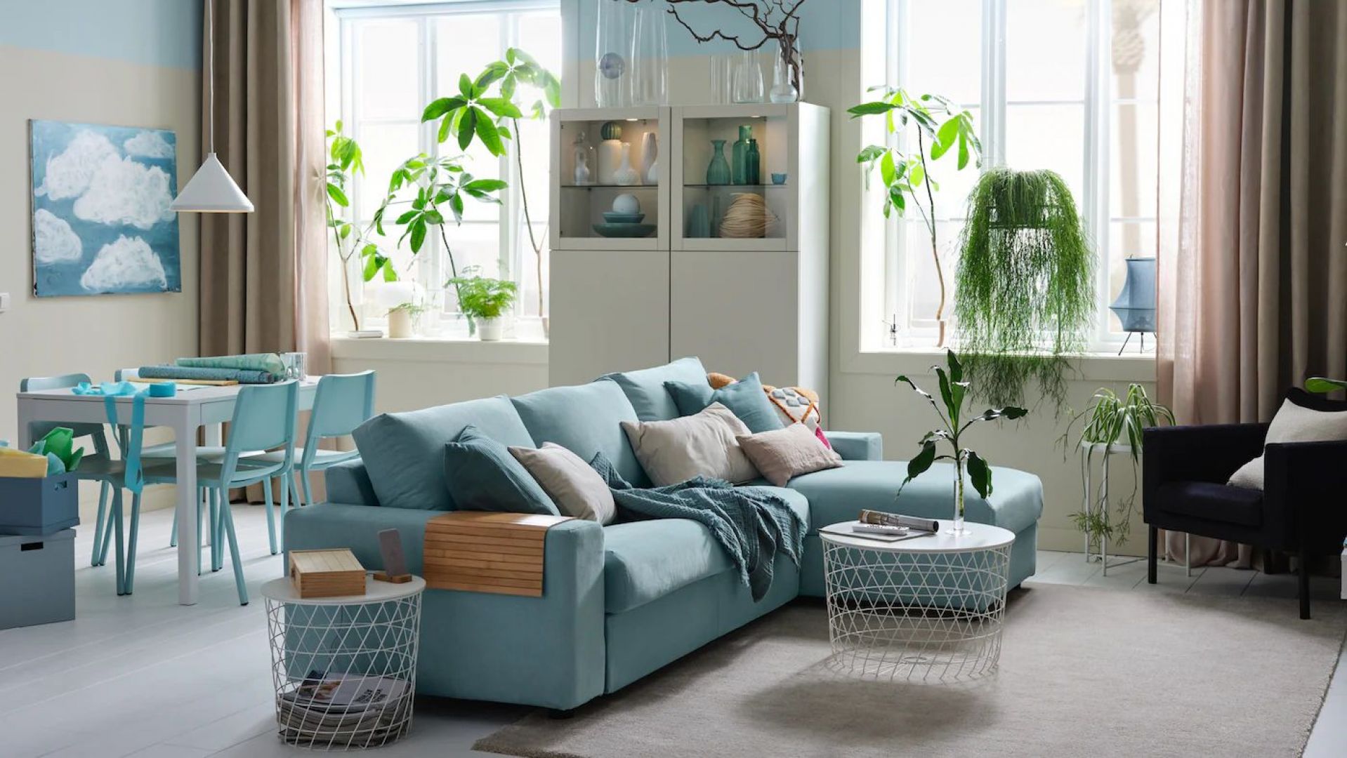 Trzyosobowa sofa do małego salonu z szezlongiem z kolekcji Vimle. Do kupienia w IKEA. Cena: 3.759 zł. Fot. IKEA