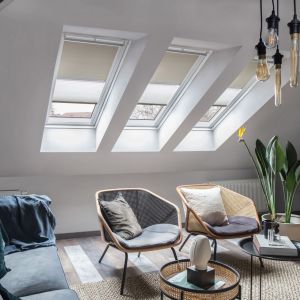 Nowa kolekcja rolet Velux oferuje 70 kolorów, dzięki którym stworzymy wyjątkowe stylizacje na poddaszu. Fot. mat. prasowe Velux
