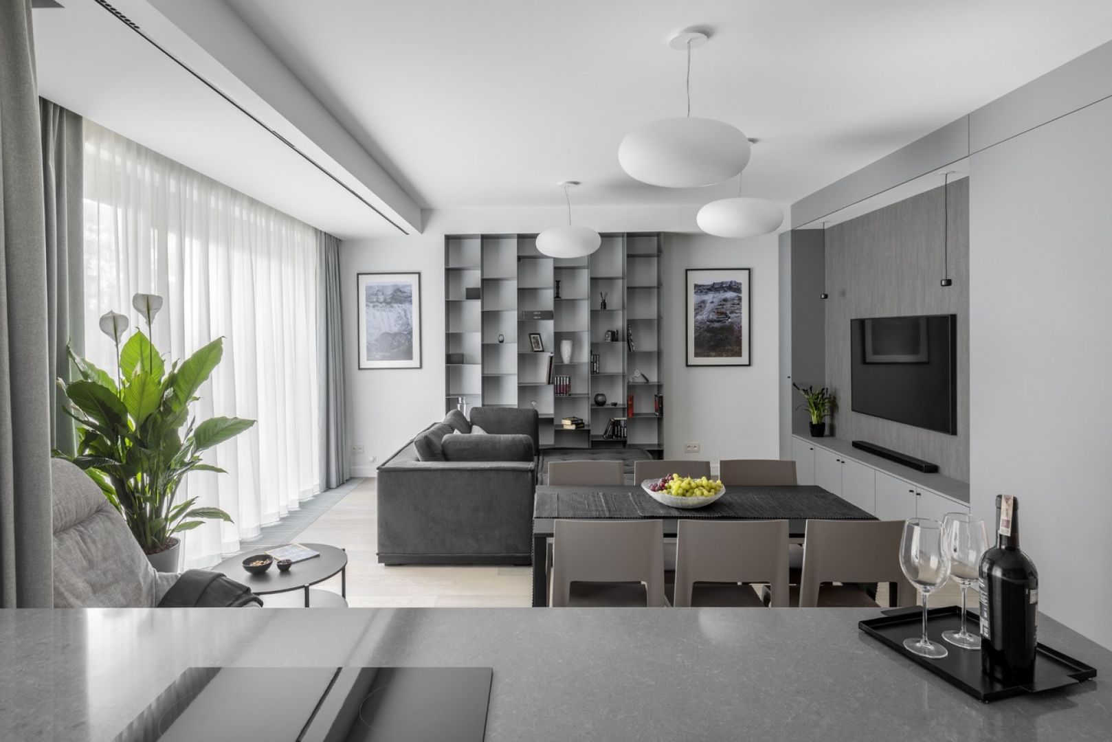 Apartament na Szczęśliwicach. Powierzchnia: 116 m2. Lokalizacja: Warszawa – przy Parku Szczęśliwickim. Projekt: arch. Jacek Tryc, założyciel i wiceprezes Stowarzyszenia Architektów Wnętrz. Fot. Bernard Białorucki