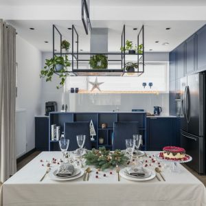 Dom gotowy na święta. Piękne, rodzinne wnętrze. Projekt: Olga Nowosad-Szewców, Decoroom. Zdjęcia i stylizacja: Marta Behling, Pion Poziom – fotografia wnętrz