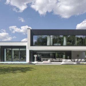 RE: PERFECT HOUSE to najlepszy dom w Polsce! Jury European Property Awards 2021-2022 drugi rok z rzędu doceniło projekt REFORM Architekt. Zdjęcie: Piotr Krajewski