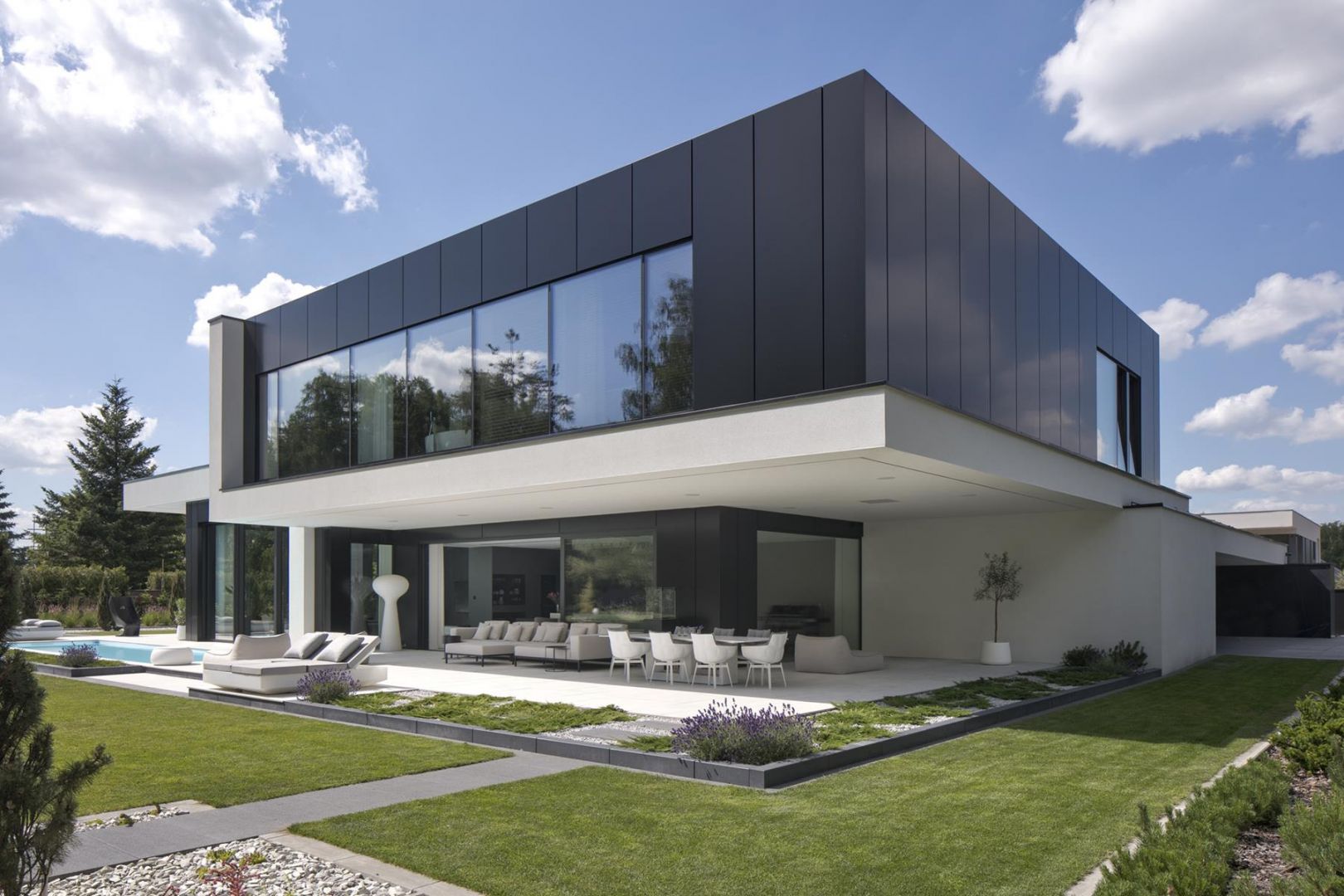 RE: PERFECT HOUSE to najlepszy dom w Polsce! Jury European Property Awards 2021-2022 drugi rok z rzędu doceniło projekt REFORM Architekt. Zdjęcie: Piotr Krajewski