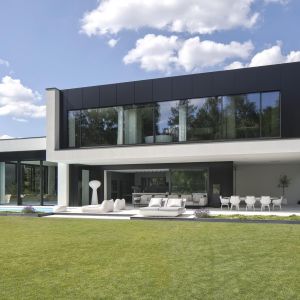 RE: PERFECT HOUSE to najlepszy dom w Polsce! Jury European Property Awards 2021-2022 drugi rok z rzędu doceniło projekt REFORM Architekt. Zdjęcie: Piotr Krajewski