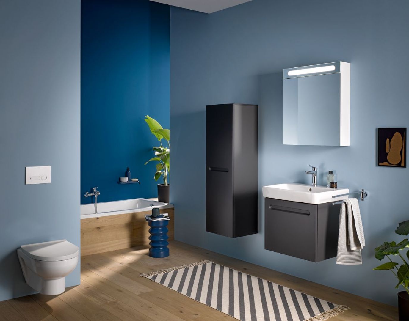 Minimalistyczny design umywalki i pasujących mebli łazienkowych podkreśla wyrazistość i nowoczesność serii Duravit No.1. Fot. Duravit