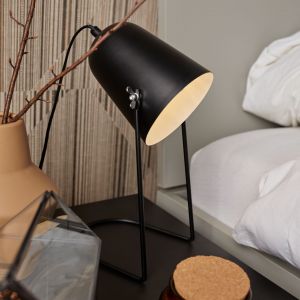 Lampa komodowa doświetli zimą twoje rośliny doniczkowe. Fot. mat. prasowe VOX