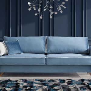 Sofa Hugo w jasnym, w niebieskim kolorze. Dostępna w ofercie firmy Caya Design. Cena: ok. 3.600 zł. Fot. Caya Design