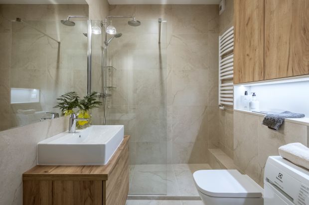 Dwie łazienki w jednym mieszkaniu to bardzo wygodne rozwiązanie i większy komfort. Znika problem porannych kłótni i kolejek do łazienki, co jeszcze szczególnie męczące rano. Ale czy obecnie stać na luksus posiadania dwóch łazienek?
