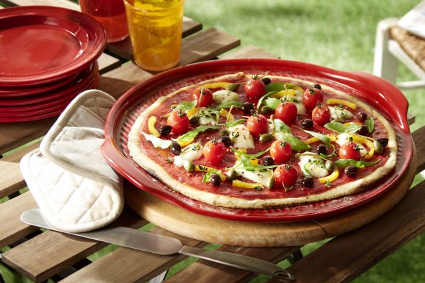 9 lutego to w kalendarzu Światowy Dzień Pizzy. Jeśli są wśród was miłośnicy tego włoskiego przysmaku, zapraszamy do naszej galerii pomysłów, które pomogą upiec pizzę łatwo i szybko!