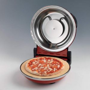 Z przenośnym piekarnikiem Da Gennaro Pizza od marki Ariete przygotujesz pizzę o perfekcyjnie wypieczonym spodzie! Sprzęt został wyposażony w szereg przydatnych funkcji – posiada aż pięć stopni opiekania dowolnych potraw oraz minutnik (do 30 min.). Cena: 339 zł. Sprzedaż: Czerwona Maszyna