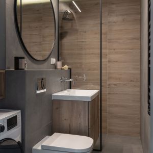 Mała łazienka z prysznicem. Projekt i zdjęcia: KODO Projekty i Realizacje Wnętrz