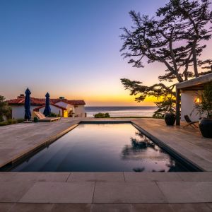 Dom Cindy Crawford w Malibu położony nad brzegiem oceanu. Zdjęcia: Coldwell Banker. Zródło: TopTenRealEstateDeals.com