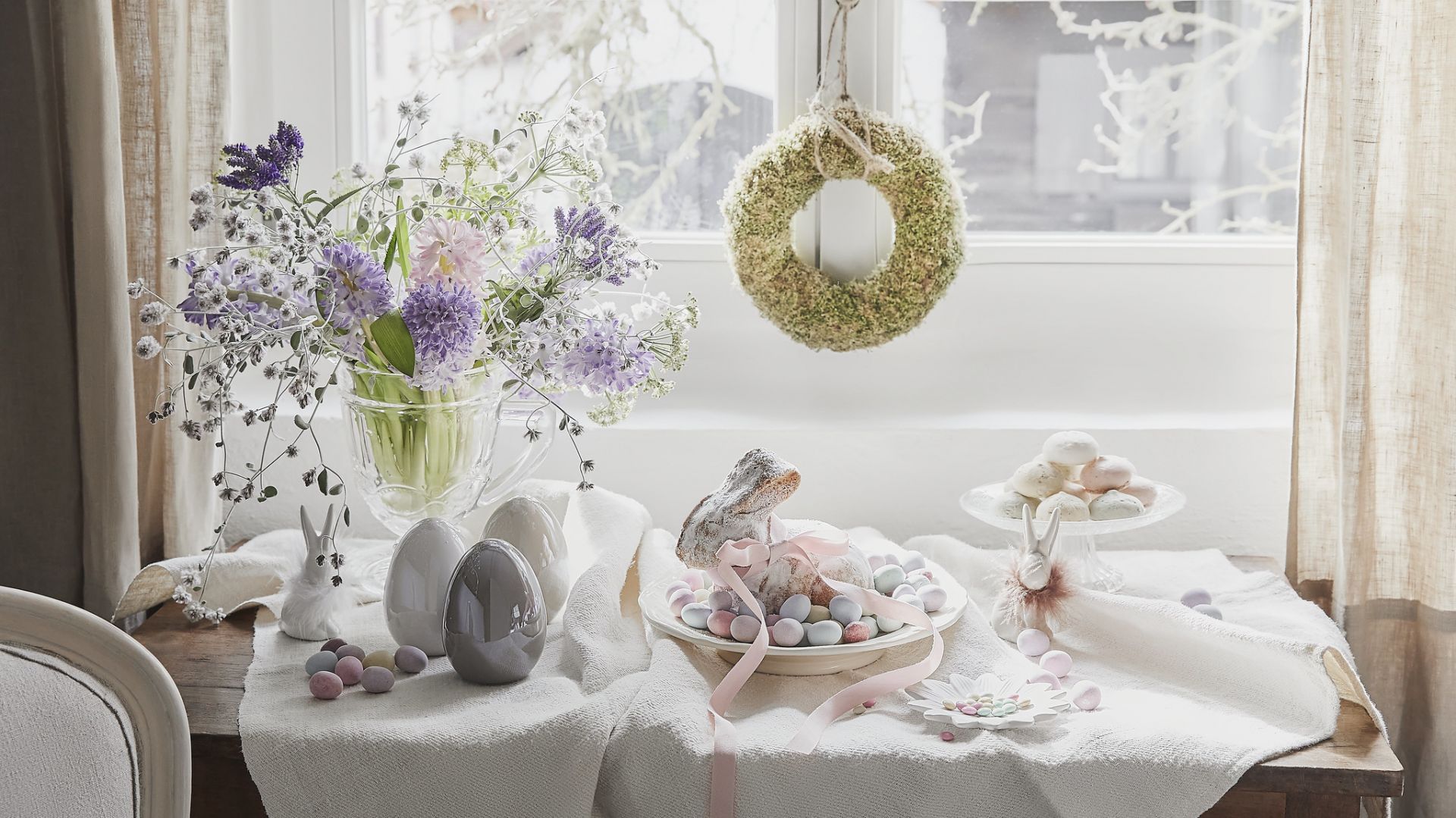 Wielkanoc 2022: 20 pomysłów na dekorację stołu i domu
