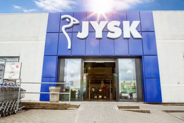 Wszystkie sklepy JYSK w Rosji pozostawały tymczasowo zamknięte od 3 marca 2022 roku. Obecnie sieć podjęła decyzję o trwałym zawieszeniu działalności i wycofaniu się z rynku rosyjskiego.<br /><br />