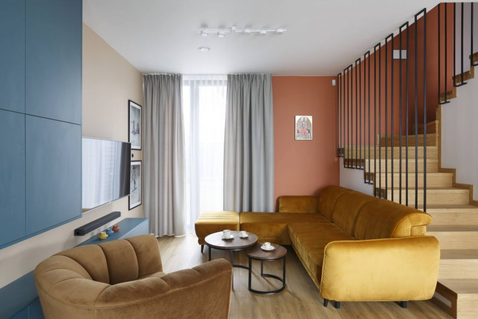 Kolory w salonie. Projekt: Małgorzata Pojęta, Poma Home. Fot. Jakub Dziedzic, Wnętrza Kraków