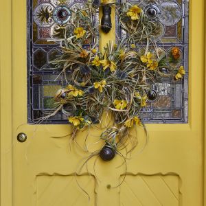 Annie Sloan - drzwi frontowe pomalowane farbą kredową Chalk Paint™ w kolorze Tilton (1).jpg