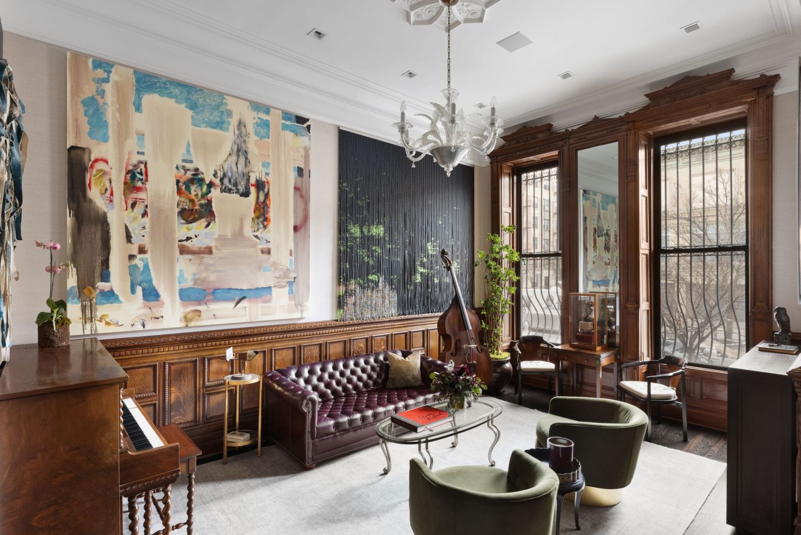 Dom aktora Neila Patricka Harrisa w nowojorskim Harlemie ma ponad 700 m2. został urządzony w eklektyczny, awangardowym stylu. Klasa! Źródło: TopTenRealEstatesDeals.com