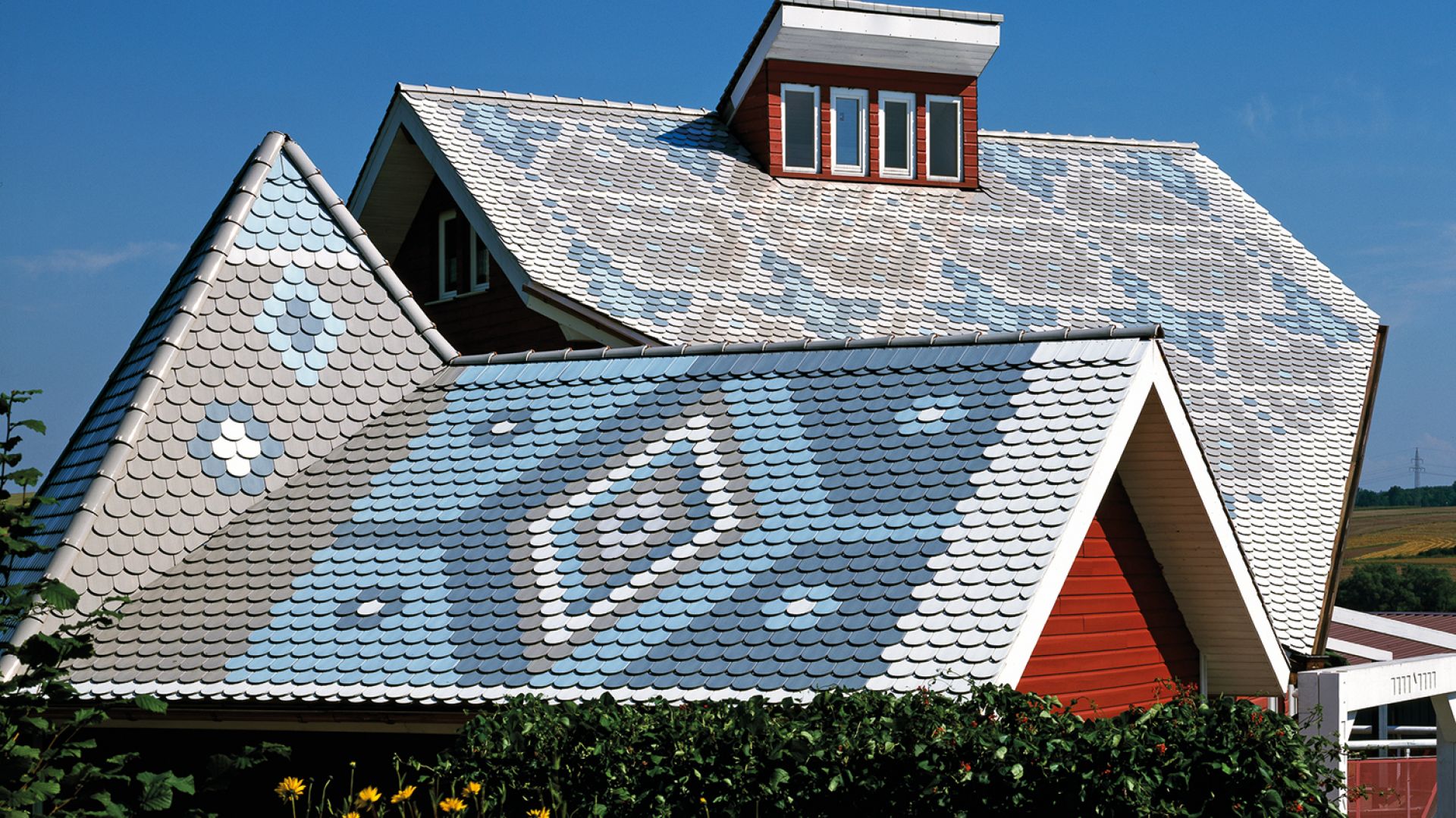 Materiał na dach. Poznaj zalety dachówek ceramicznych!