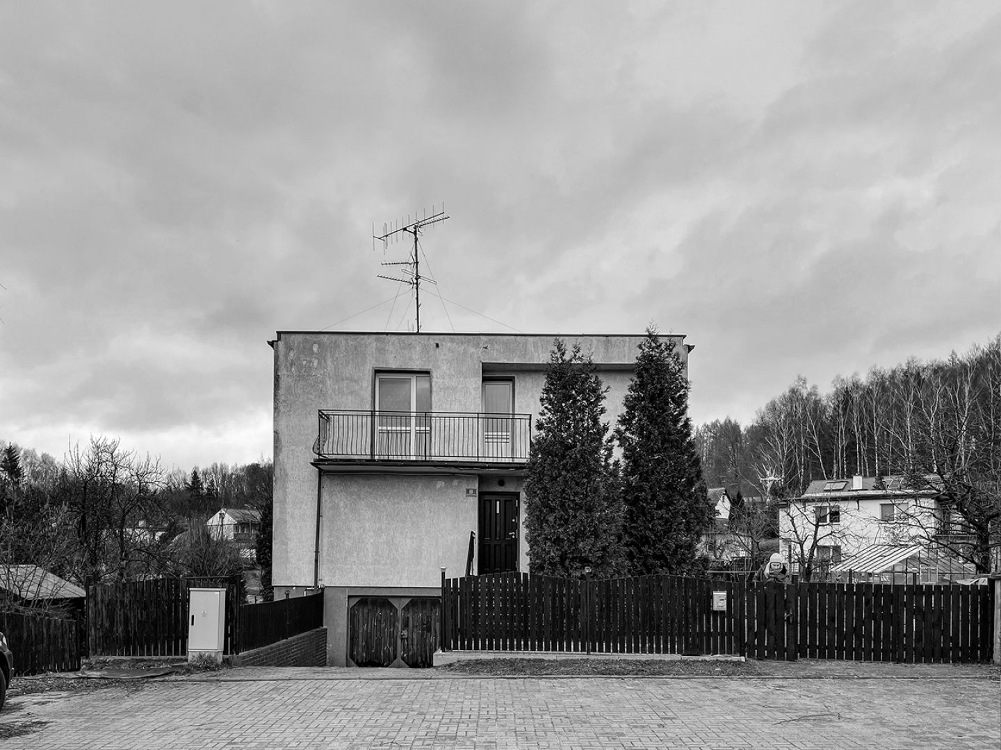 Dom kostka z lat  z lat 70. w Koszalinie. Widok przed zmianami. Projekt: AMJ Studio