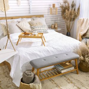 Drewniane łóżko w stylu boho. Sprzedaż: Black Red White