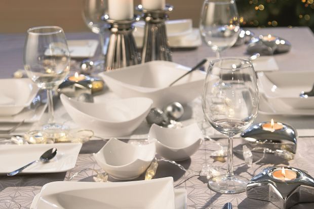 Biała porcelana na stół: ponadczasowy pomysł na nie tylko na święta