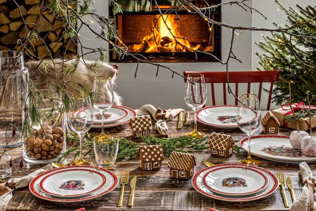 W święta Bożego Narodzenia dekoracja stołu powinna być wyjątkowa. Nie może więc na nim zabraknąć porcelanowej zastawy. Możesz wybrać serwis z uroczymi, bajkowymi skrzatami lub postawić na biel z dodatkiem złota. Każda podkreśli świątecz