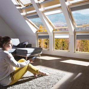 Przy zakupie okien dachowych trzeba zwrócić uwagę przede wszystkim na współczynnik przenikania ciepła Uw. Fot. Fakro