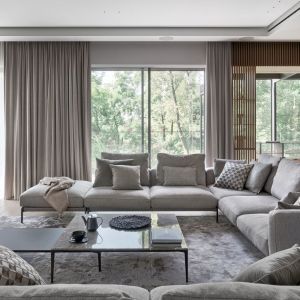 220-metrowy apartament zaprojektowano dla 3-osobowej rodziny. Projekt wnętrza: Bajer Sokół team. Zdjęcia: Tom Kurek